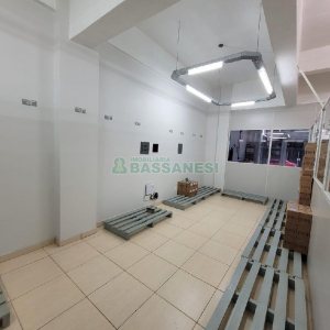 Loja com 200m², 1 vaga, no bairro Pio X em Caxias do Sul para Alugar