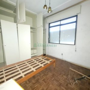 Casa com 335m², 6 dormitórios, 2 vagas, no bairro Exposição em Caxias do Sul para Comprar