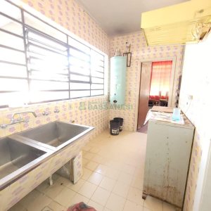 Casa com 335m², 6 dormitórios, 2 vagas, no bairro Exposição em Caxias do Sul para Comprar