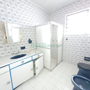 Casa com 335m², 6 dormitórios, 2 vagas, no bairro Exposição em Caxias do Sul para Comprar