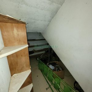 Casa com 335m², 6 dormitórios, 2 vagas, no bairro Exposição em Caxias do Sul para Comprar