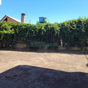 Casa com 335m², 6 dormitórios, 2 vagas, no bairro Exposição em Caxias do Sul para Comprar