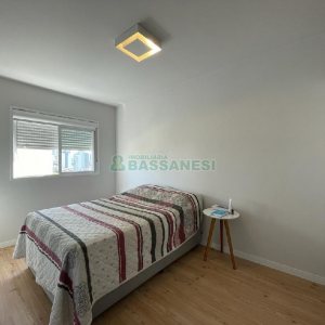 Apto Mobiliado com 62m², 2 dormitórios, 1 vaga, no bairro Panazzolo em Caxias do Sul para Alugar