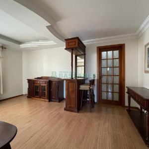 Apartamento com 102m², 3 dormitórios, 2 vagas, no bairro Madureira em Caxias do Sul para Alugar
