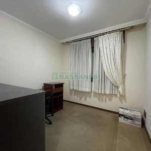 Apartamento com 102m², 3 dormitórios, 2 vagas, no bairro Madureira em Caxias do Sul para Alugar