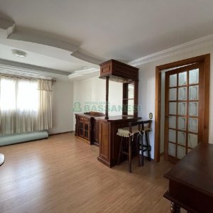 Apartamento com 102m², 3 dormitórios, 2 vagas, no bairro Madureira em Caxias do Sul para Alugar