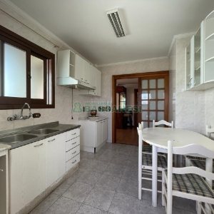 Apartamento com 102m², 3 dormitórios, 2 vagas, no bairro Madureira em Caxias do Sul para Alugar