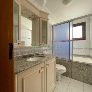 Apartamento com 102m², 3 dormitórios, 2 vagas, no bairro Madureira em Caxias do Sul para Alugar