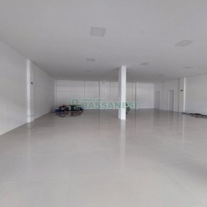 Loja com 200m², no bairro Cruzeiro em Caxias do Sul para Alugar