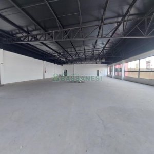 Loja com 404m², no bairro Cruzeiro em Caxias do Sul para Alugar