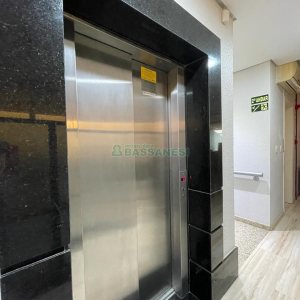 Sala Mobiliada com 297m², 2 vagas, no bairro Sanvitto em Caxias do Sul para Alugar