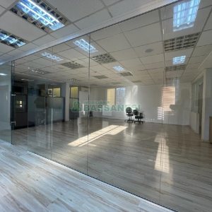 Sala Mobiliada com 297m², 2 vagas, no bairro Sanvitto em Caxias do Sul para Alugar