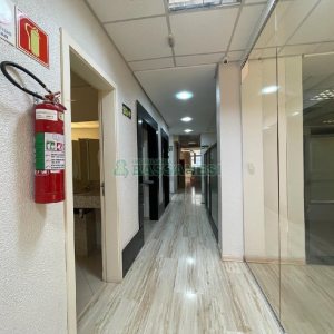 Sala Mobiliada com 297m², 2 vagas, no bairro Sanvitto em Caxias do Sul para Alugar
