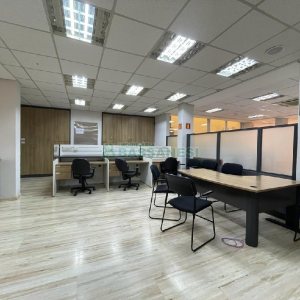 Sala Mobiliada com 297m², 2 vagas, no bairro Sanvitto em Caxias do Sul para Alugar