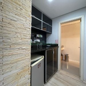 Sala Mobiliada com 297m², 2 vagas, no bairro Sanvitto em Caxias do Sul para Alugar
