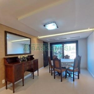 Casa com 356m², 5 dormitórios, 2 vagas, no bairro Charqueadas em Caxias do Sul para Comprar