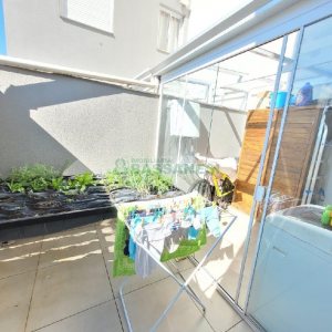 Apto Mobiliado com 50m², 2 dormitórios, 1 vaga, no bairro Santa Lúcia em Caxias do Sul para Comprar