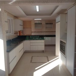 Apartamento com 186m², 3 dormitórios, 2 vagas, no bairro Pio X em Caxias do Sul para Comprar