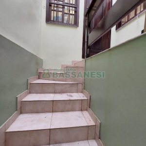 Casa com 150m², 3 dormitórios, 3 vagas, no bairro Kayser em Caxias do Sul para Comprar