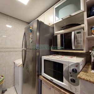 Casa com 150m², 3 dormitórios, 3 vagas, no bairro Kayser em Caxias do Sul para Comprar