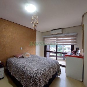 Casa com 150m², 3 dormitórios, 3 vagas, no bairro Kayser em Caxias do Sul para Comprar