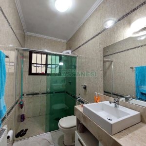 Casa com 150m², 3 dormitórios, 3 vagas, no bairro Kayser em Caxias do Sul para Comprar