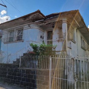 Casa com 240m², 3 dormitórios, no bairro Exposição em Caxias do Sul para Comprar