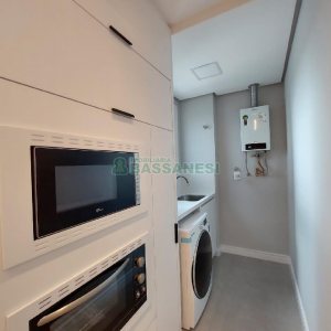 Apto Mobiliado com 48m², 1 dormitório, 1 vaga, no bairro Santa Catarina em Caxias do Sul para Alugar