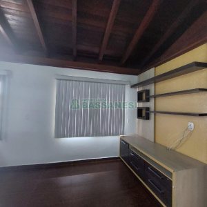 Casa com 232m², 3 dormitórios, 1 vaga, no bairro Cruzeiro em Caxias do Sul para Alugar
