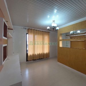 Casa com 232m², 3 dormitórios, 1 vaga, no bairro Cruzeiro em Caxias do Sul para Alugar