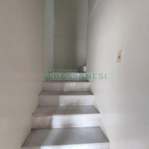 Casa com 232m², 3 dormitórios, 1 vaga, no bairro Cruzeiro em Caxias do Sul para Alugar