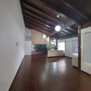 Casa com 232m², 3 dormitórios, 1 vaga, no bairro Cruzeiro em Caxias do Sul para Alugar
