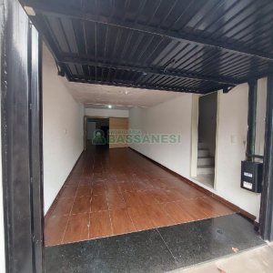 Casa com 232m², 3 dormitórios, 1 vaga, no bairro Cruzeiro em Caxias do Sul para Alugar