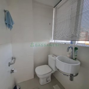 Sala Mobiliada com 87m², 2 vagas, no bairro Centro em Caxias do Sul para Alugar