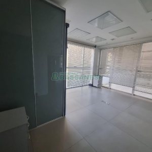 Sala Mobiliada com 87m², 2 vagas, no bairro Centro em Caxias do Sul para Alugar