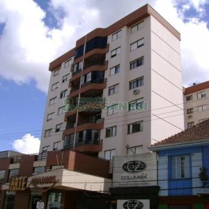 Apartamento com 106m², 3 dormitórios, 2 vagas, no bairro São Pelegrino em Caxias do Sul para Alugar