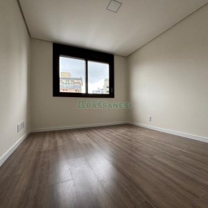 Apartamento com 106m², 3 dormitórios, 2 vagas, no bairro São Pelegrino em Caxias do Sul para Alugar