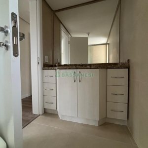 Apartamento com 106m², 3 dormitórios, 2 vagas, no bairro São Pelegrino em Caxias do Sul para Alugar