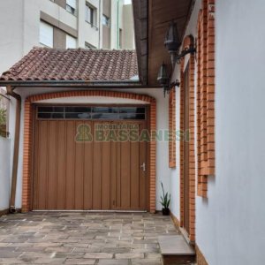 Casa com 100m², 3 dormitórios, 1 vaga, no bairro Jardim América em Caxias do Sul para Comprar
