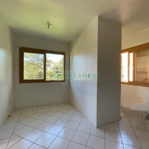 Casa com 72m², 3 dormitórios, 1 vaga, no bairro Esplanada em Caxias do Sul para Alugar