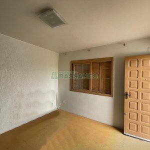 Casa com 72m², 3 dormitórios, 1 vaga, no bairro Esplanada em Caxias do Sul para Alugar