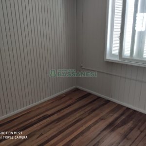 Casa com 110m², 3 dormitórios, 1 vaga, no bairro Medianeira em Caxias do Sul para Comprar