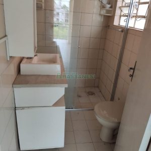 Casa com 110m², 3 dormitórios, 1 vaga, no bairro Medianeira em Caxias do Sul para Comprar