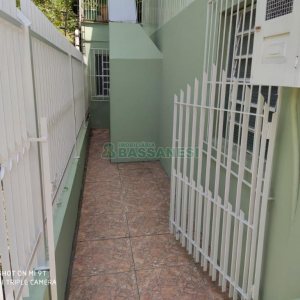 Casa com 110m², 3 dormitórios, 1 vaga, no bairro Medianeira em Caxias do Sul para Comprar