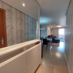 Apto Mobiliado com 82m², 2 dormitórios, 2 vagas, no bairro Panazzolo em Caxias do Sul para Comprar