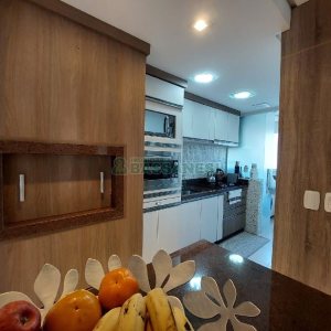 Apto Mobiliado com 82m², 2 dormitórios, 2 vagas, no bairro Panazzolo em Caxias do Sul para Comprar