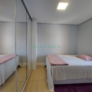 Apto Mobiliado com 82m², 2 dormitórios, 2 vagas, no bairro Panazzolo em Caxias do Sul para Comprar