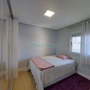 Apto Mobiliado com 82m², 2 dormitórios, 2 vagas, no bairro Panazzolo em Caxias do Sul para Comprar