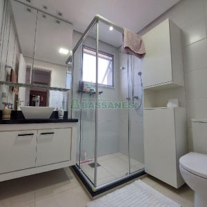 Apto Mobiliado com 82m², 2 dormitórios, 2 vagas, no bairro Panazzolo em Caxias do Sul para Comprar