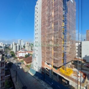 Apto Mobiliado com 82m², 2 dormitórios, 2 vagas, no bairro Panazzolo em Caxias do Sul para Comprar